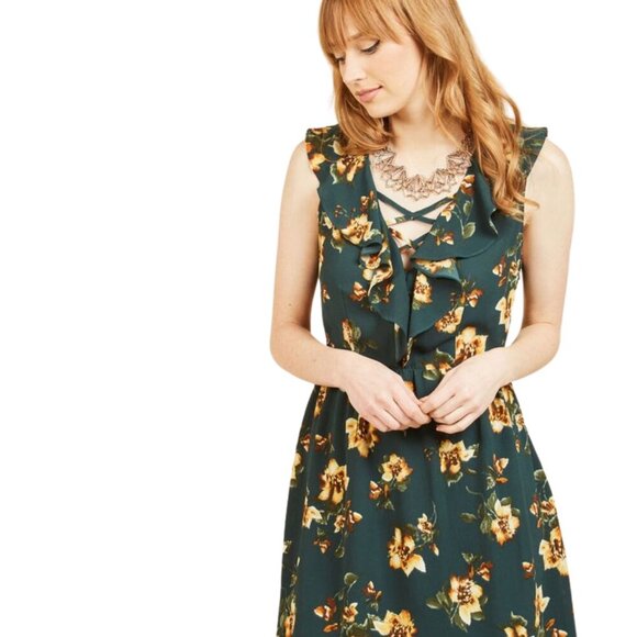 Modcloth | Sweet Wanderer Green Floral Criss Cross Front Ruffle Dress Size S - Picture 2 of 8